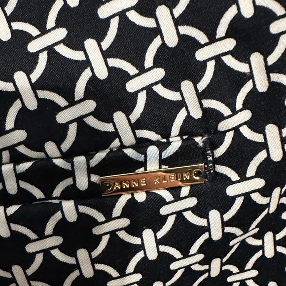 Anne Klein Star Patterned Women's Shorts - Navy and White - Picture 4 of 6